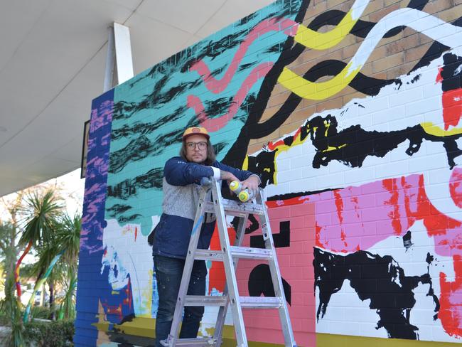 Toowoomba-based artist Ian McCallum is creating a large-scale painting outside Warwick Art Gallery for Jumpers and Jazz in July.