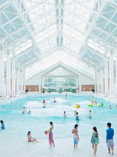 Wave pool in Tomamu.