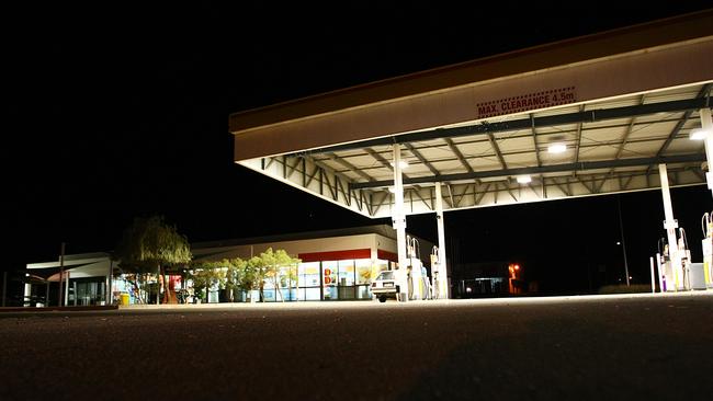 The Shell Service station where Bradley John Murdoch stopped to get fuel on the night Peter Falconio was murdered. Photographer, Brad Hunter.