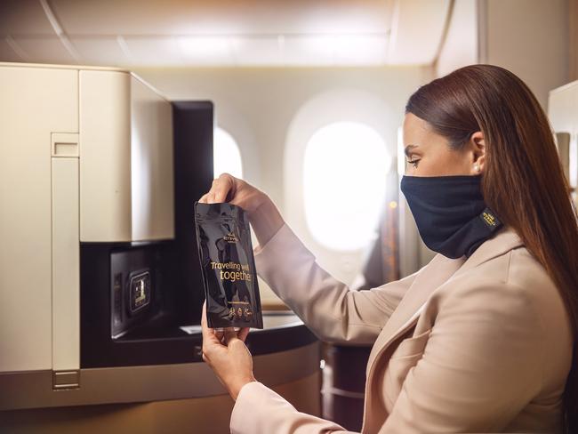 Etihad’s ‘snood-style face mask’.