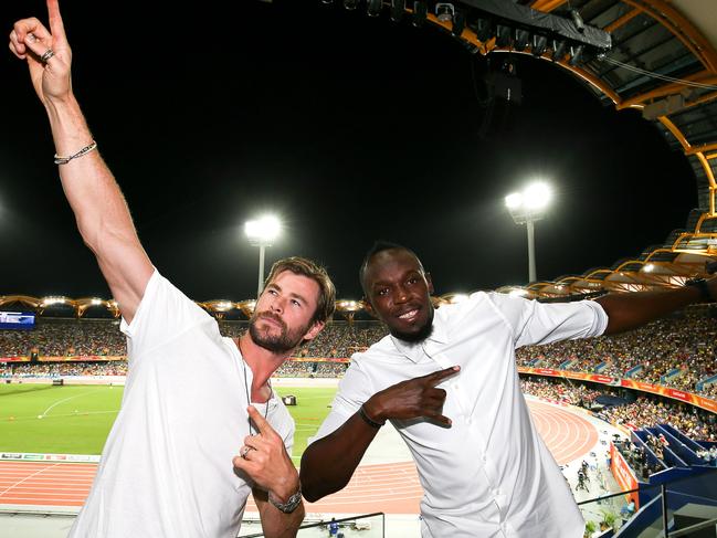 NO ONLINE UNTIL MIDNIGHT GOLD COAST, AUSTRALIA - APRIL 12:  Usain Bolt and Chris Hemsworth on day eight of the 2018 Gold Coast Commonwealth Games on at Carrara Stadium April 12, 2018 in Gold Coast, Australia.  (Photo by Hagen Hopkins/Getty Images for GOLDOC)