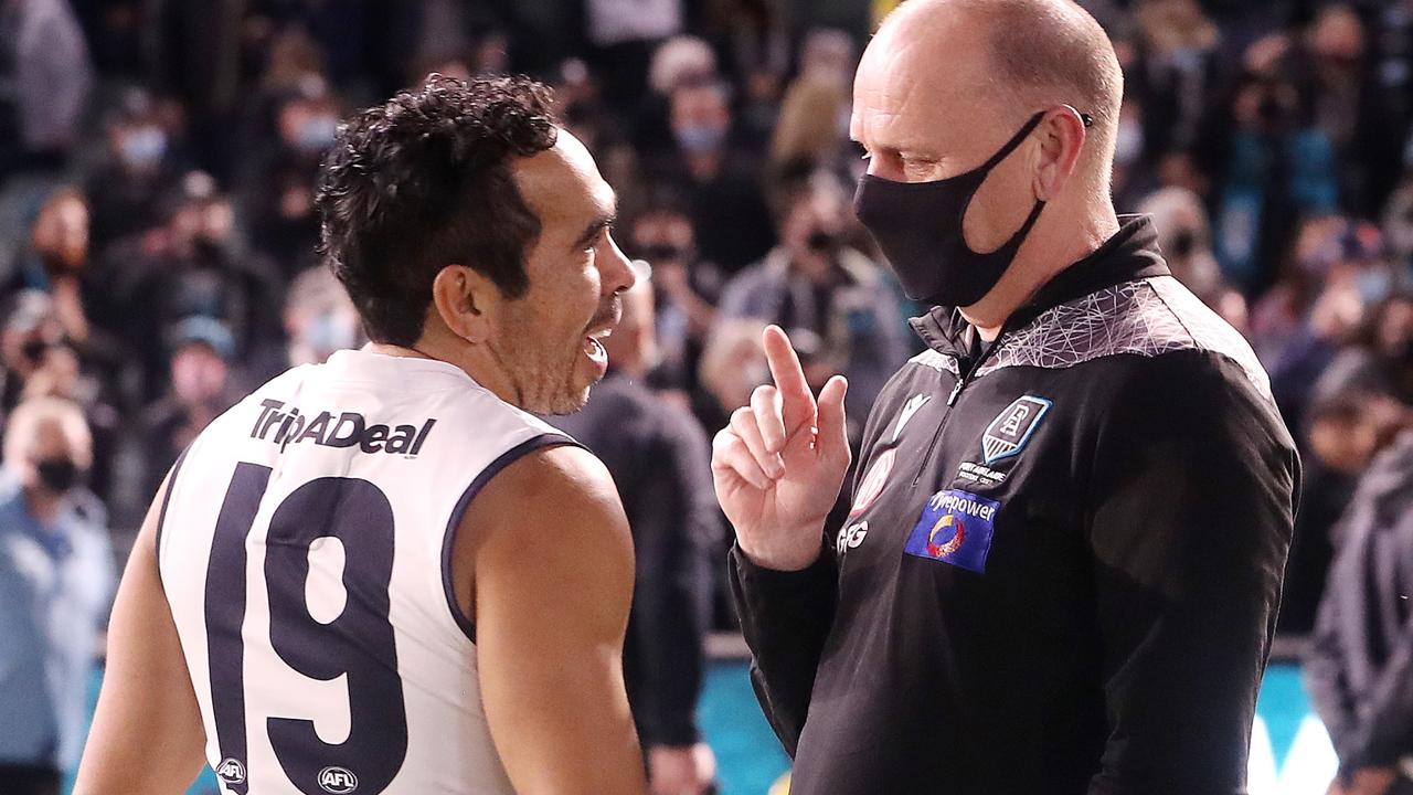 Ken Hinkley catches up with Eddie Betts after the game. Picture: Getty Images