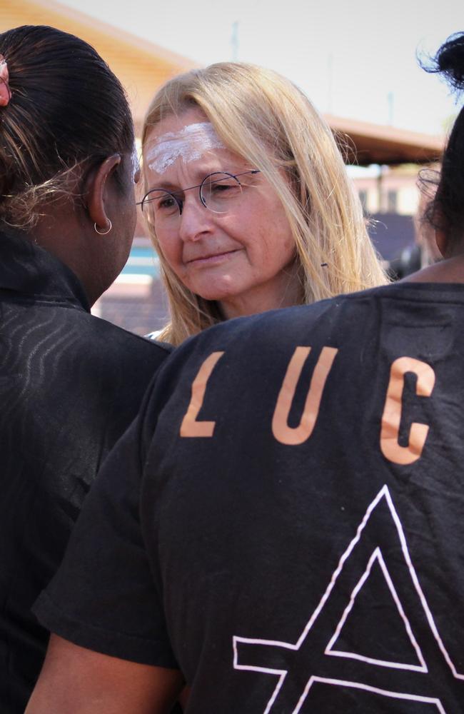 Territory Coroner Elisabeth Armitage visits Yuendumu during an inquest into the death of Kumanjayi Walker., which she is presiding. Picture: Jason Walls