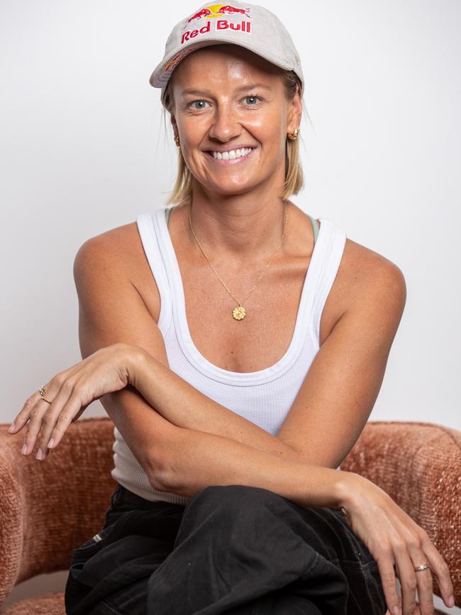 World champion cliff diver Rhiannon Iffland spoke about the pressure of being a world champion on the Mental As Anyone podcast.