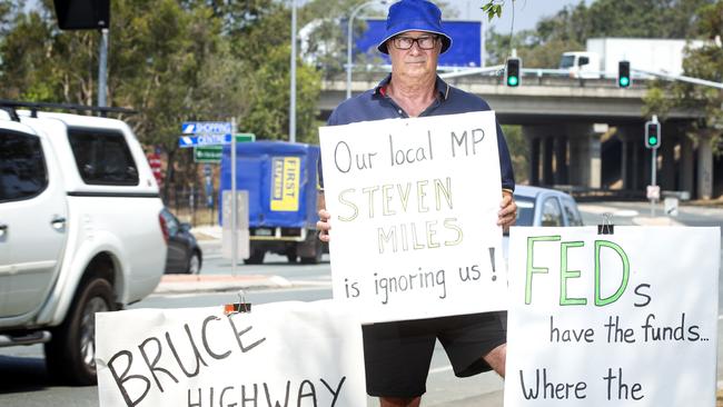 Paul Burns seeks answers on funding for ramps at Dohles Rocks Road. (AAP Image/Renae Droop)