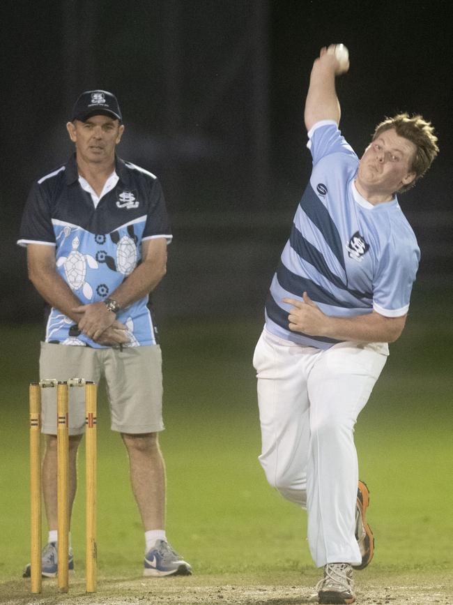 Coutts Crossing’s opening bowler Hayden Woods, in action for Grafton High in the 2020 Daily Examiner Super 8s competition at McKittrick Park, with Brothers’ 3rd Grade captain Daniel Moar, umpiring as Grafton High’s coach.