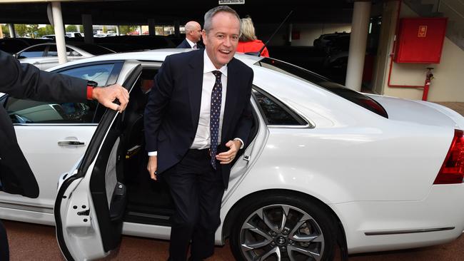 Bill Shorten was criticised for his lack of tailoring.  Picture: AAP 