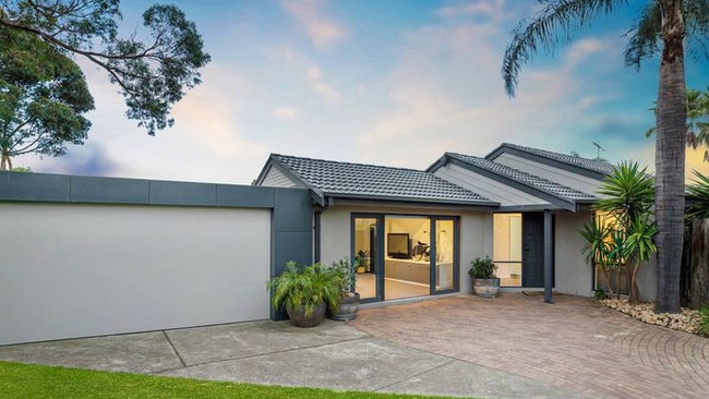 Among one of the last on-site auctions held across Victoria: 1 Llewellyn Ave, Aspendale Gardens.