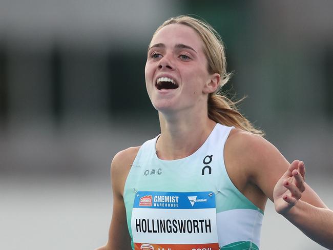 MELBOURNE, AUSTRALIA - FEBRUARY 15: Claudia Hollingsworth wins the women's 800 metre final during the 2024 Maurie Plant Meet at Lakeside Stadium on February 15, 2024 in Melbourne, Australia. (Photo by Daniel Pockett/Getty Images)