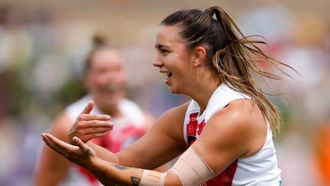 Chloe Molloy dominated the Dogs. Picture: Dylan Burns/AFL Photos