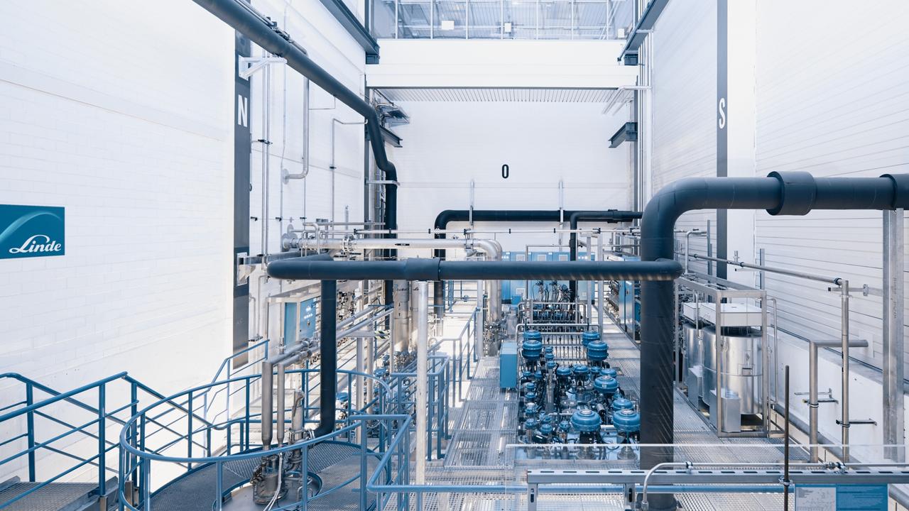 Linde Engineering’s large scale cryogenic cooling plant, above. Picture: PsiQuantum