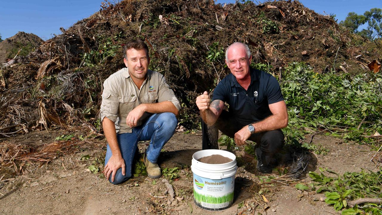 2022: Jason Lange from Atlas Soils with Cr Maurie Soars. Picture: Evan Morgan