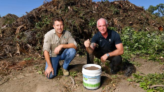 2022: Jason Lange from Atlas Soils with Cr Maurie Soars. Picture: Evan Morgan