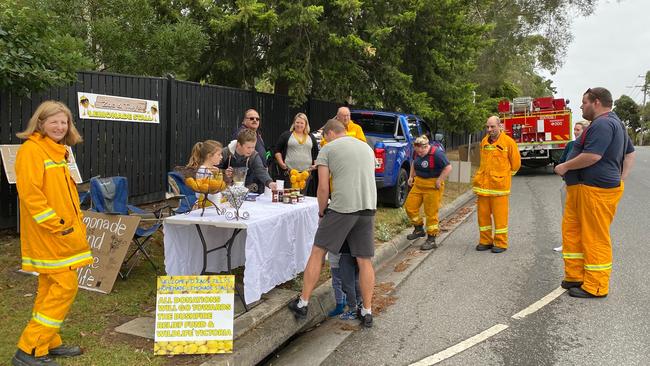 Montrose CFA volunteers help with Zac and Tilly’s fundraiser in Mooroolbark.