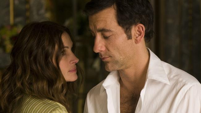 Julia Roberts and Clive Owen in Duplicity.