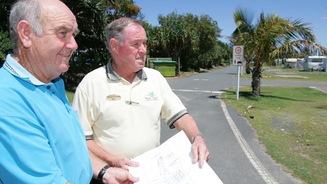 Alan McIntosh during his time as president for Kingscliff Chamber of Commerce, pictured with vice-president Les Roughead. Picture: Tweed Daily News.