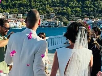 Channel 7 Melbourne AFL reporter Theo Doropoulos ties the knot with partner Tiarne in Greece. Pics: Supplied.