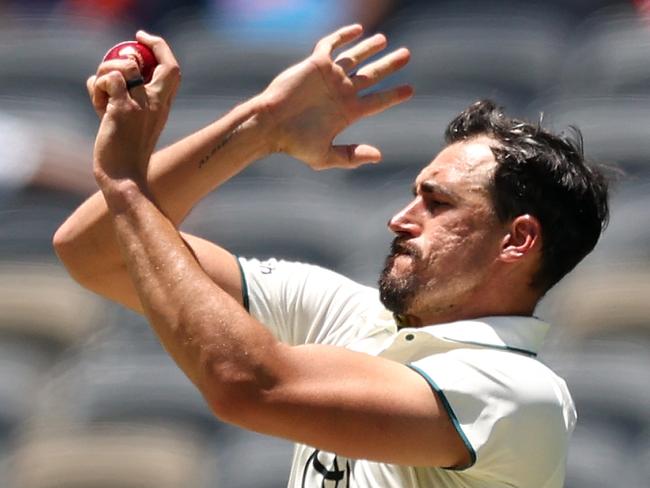 PERTH, AUSTRALIA - NOVEMBER 24: Mitchell Starc of Australia bowlsduring day three of the First Test match in the series between Australia and India at Perth Stadium on November 24, 2024 in Perth, Australia. (Photo by Robert Cianflone/Getty Images)