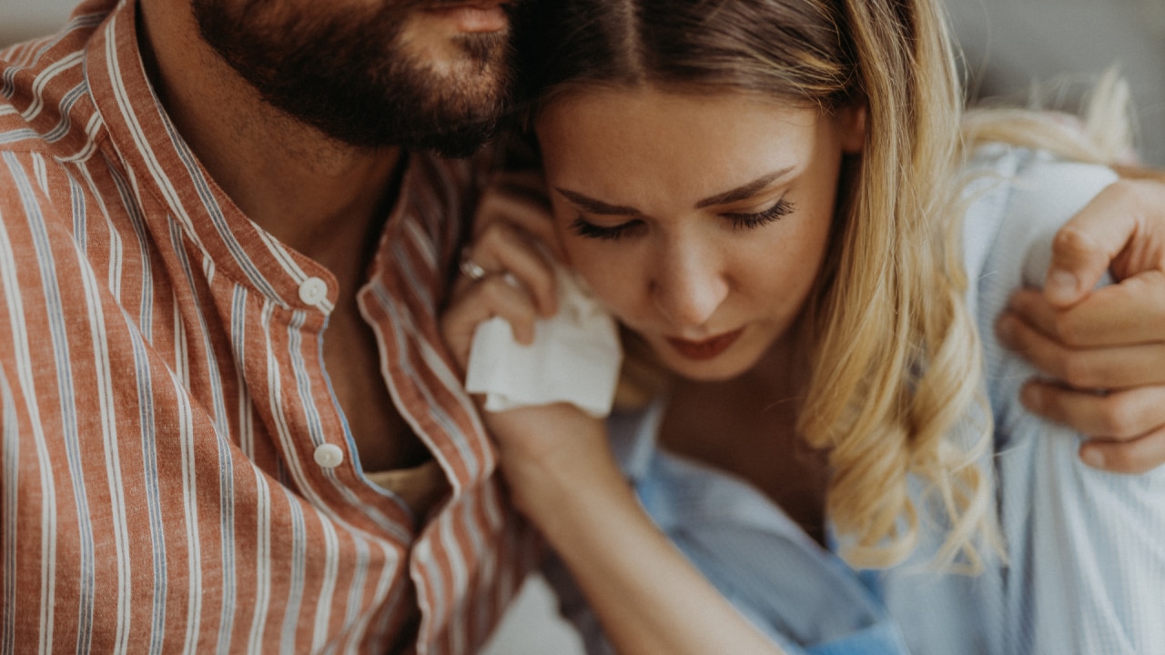 <h3>How do you know it&rsquo;s time to break up with someone?</h3><p><span>While everyone's a little bit different, the therapist says it comes down to some pretty big things and isn&rsquo;t a rash decision.&nbsp;</span></p><p><b>Values that don&rsquo;t align: </b><span>Having different values to your partner or a lack of shared vision, such as what you want your life to look like together.&nbsp;</span></p><p><b>A lack of emotional intimacy: </b><span>When they stop investing in the relationship and then just become a bit more empathetic around it.&nbsp;</span></p><p><b>Arguing over the same things: </b><span>If you're constantly having the same fights over and over again, where you&rsquo;re blaming or criticising each other, and avoiding dealing with the relationship.</span></p><p><b>If your love language is being ignored </b><span>If your needs aren&rsquo;t being met in regards to intimacy, acts of service or how you&rsquo;re spoken to, that can be really problematic.</span></p><p><b>Mismatched sexual desires: </b><span>Everyone has a different level of what&rsquo;s important to them when it comes to sexual desire, intimacy and affection, but mismatched levels could become an issue.</span></p><p><span>&ldquo;So I think when those things start to erode, you&rsquo;ve got to either do the work mutually or you have to just say, &lsquo;Hey, you know what, there are plenty of fish in the sea&rsquo;,&rdquo; says Maree.&nbsp;</span></p>