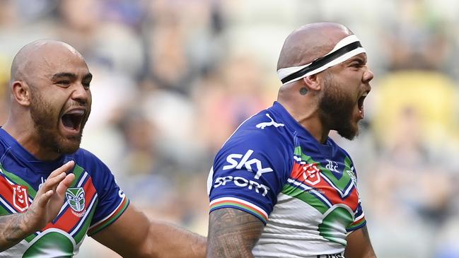Jazz Tevaga (right) has spoken out in support of his Warriors teammate. (Photo by Ian Hitchcock/Getty Images)