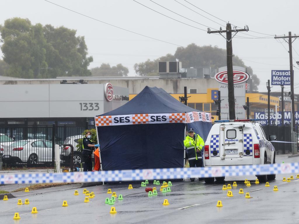 Police taped off the road while investigations were underway. Picture : NCA NewsWire / Ian Currie