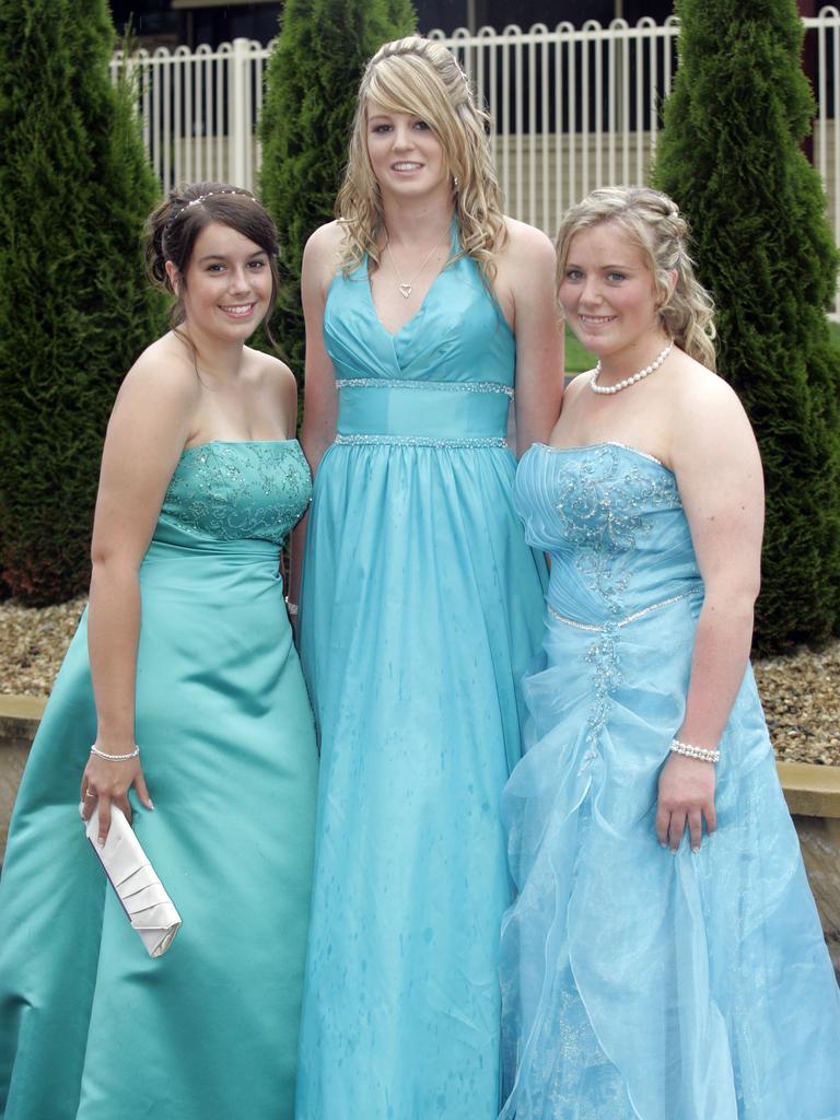 Montrose Bay High School formal photos flashback | Herald Sun