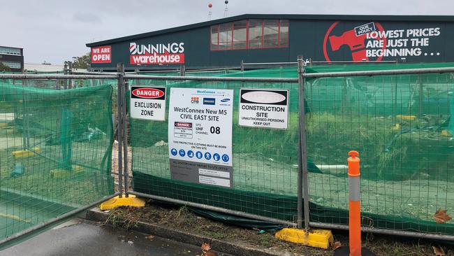 WestConnex signs outside Bunnings Mascot. Picture: Steven Deare