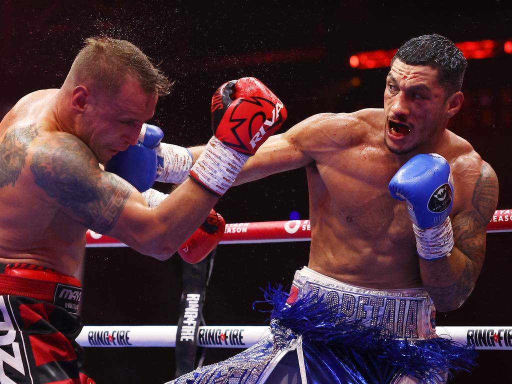 Opetaia (R) won back his IBF cruiserweight world title last weekend. Picture: Richard Pelham/Getty Images