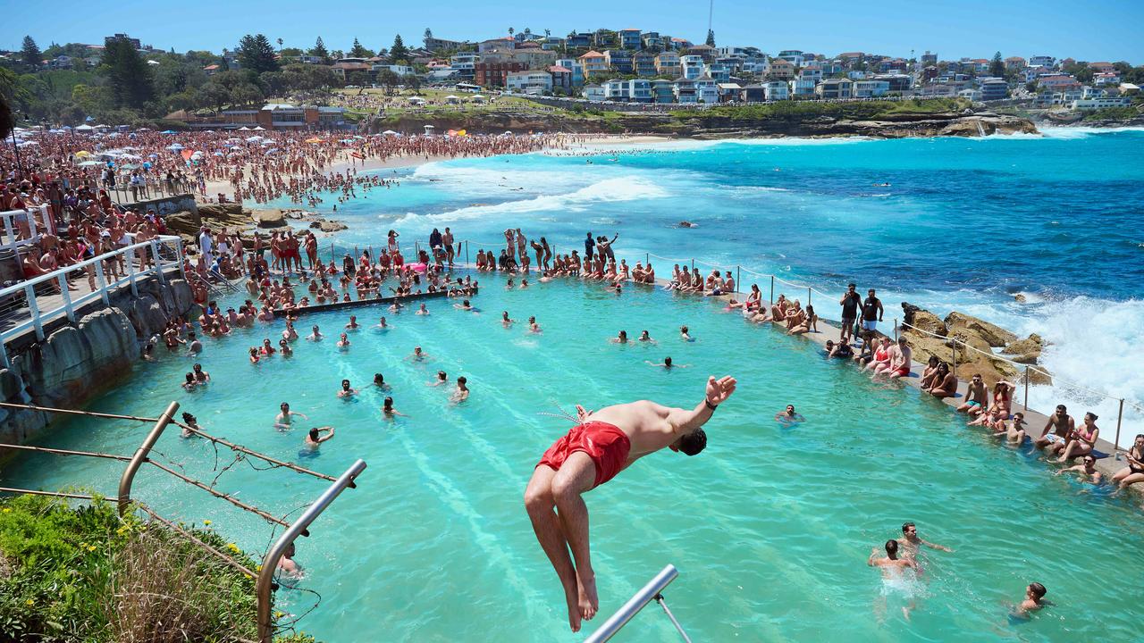 Man seriously injured at Sydney beach party