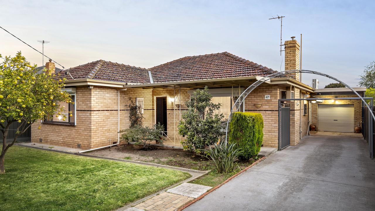 47 Preston Street, Fawkner, attracted nine registered buyers on Saturday but six bidders ended up taking part in the auction.