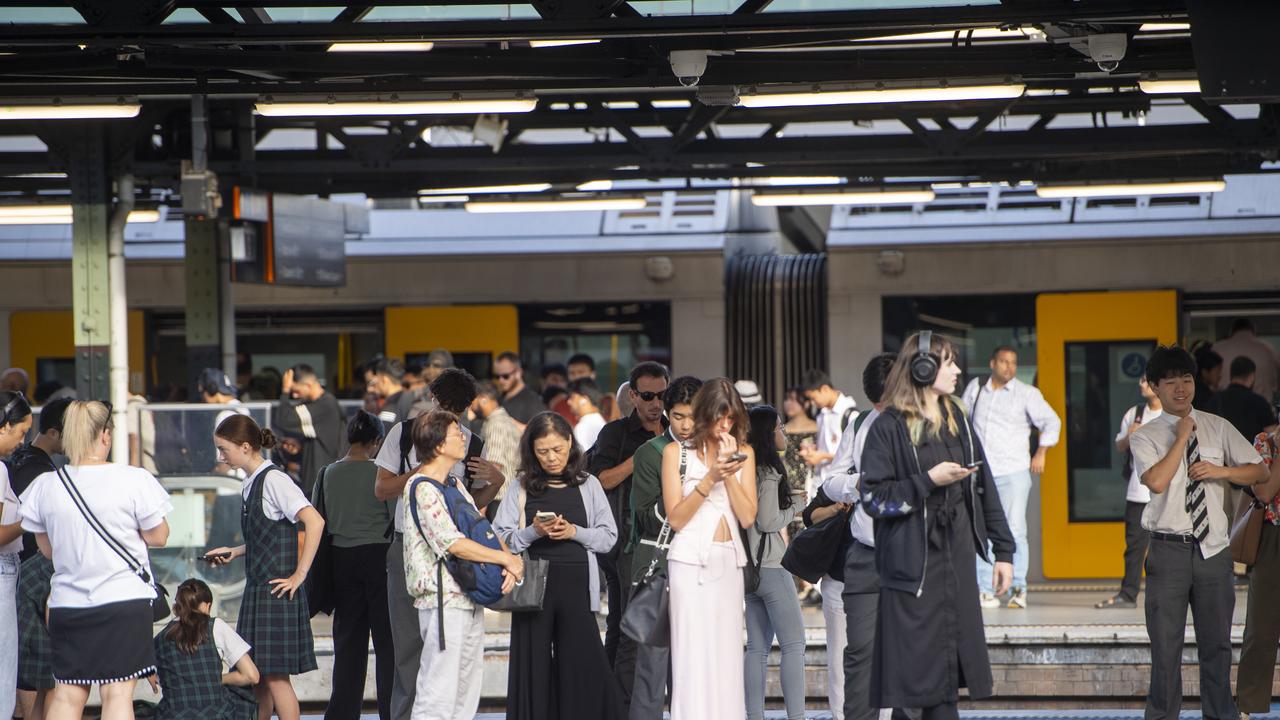 Sydney commuters brace for more train pain after union court win