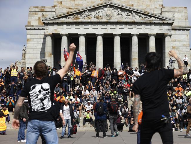 Construction workers to protest mandatory vaccination after the construction industry has been shut down for two weeks.  Protestors  swarm The Shrine of Remembrance. Picture: Alex Coppel.