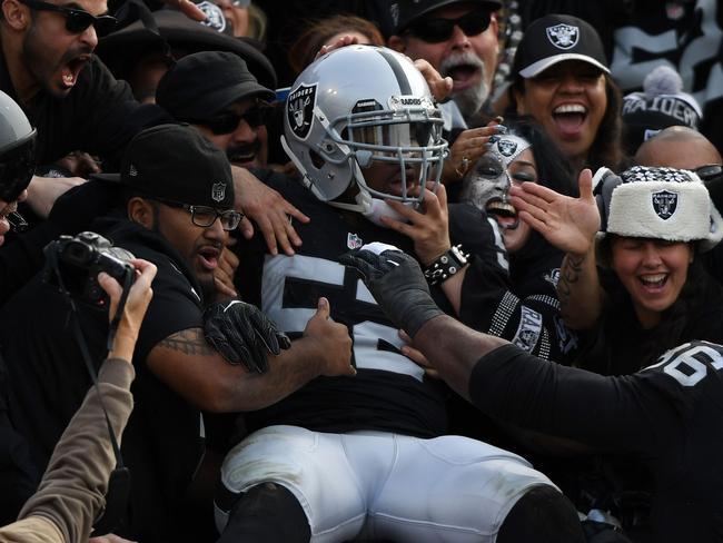 Khalil Mack Signs Game-Changing $141 Million Contract Hours After Being  Traded to the Chicago Bears