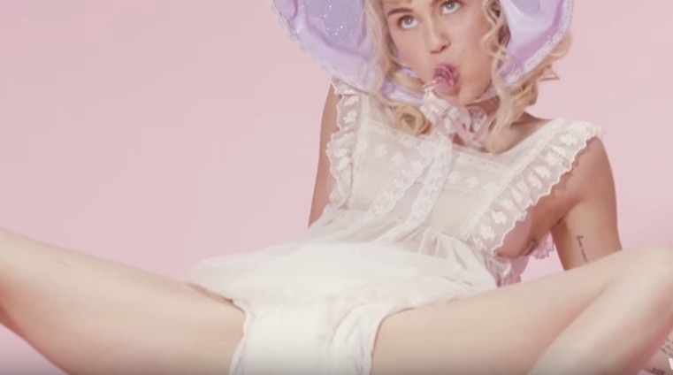 Xxx Miley Cyrus Xxx - Miley Cyrus video for bb talk adult baby | Kidspot