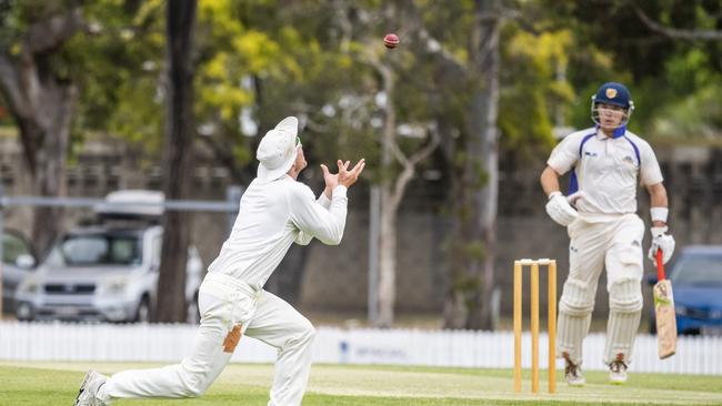 Nathan Rabnott takes a catch. (AAP Image/Richard Walker)