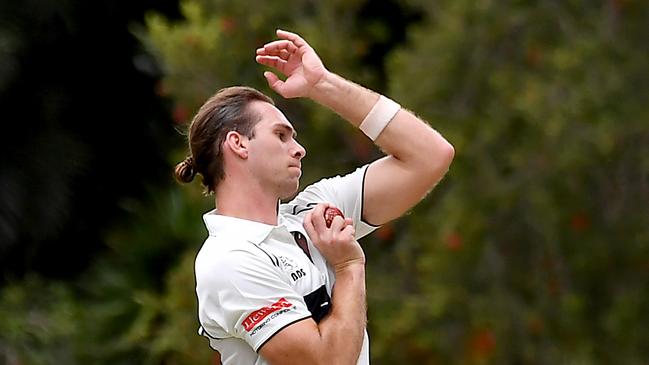 Ipswich bowler Adam Smith. Picture, John Gass