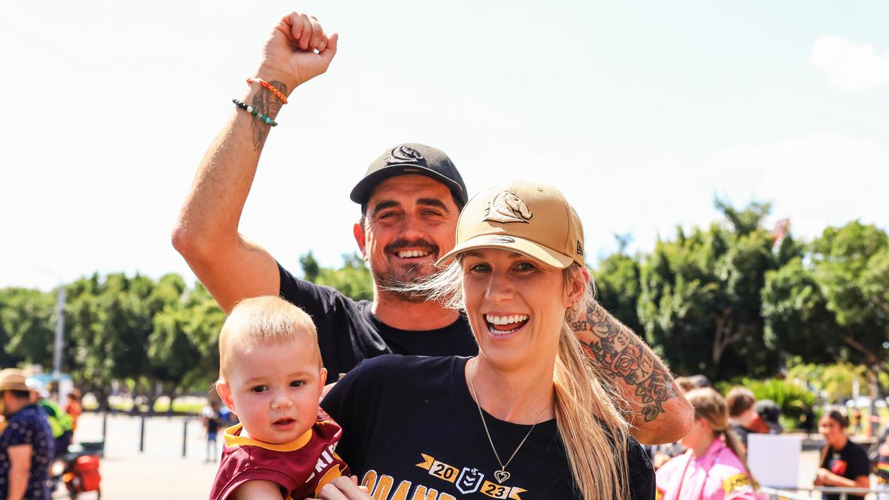 SYDNEY, AUSTRALIA - OCTOBER 01: Broncos fans pose for a photo ahead of the 2023 NRL Grand Final at Accor Stadium on October 01, 2023 in Sydney, Australia. (Photo by Jenny Evans/Getty Images)