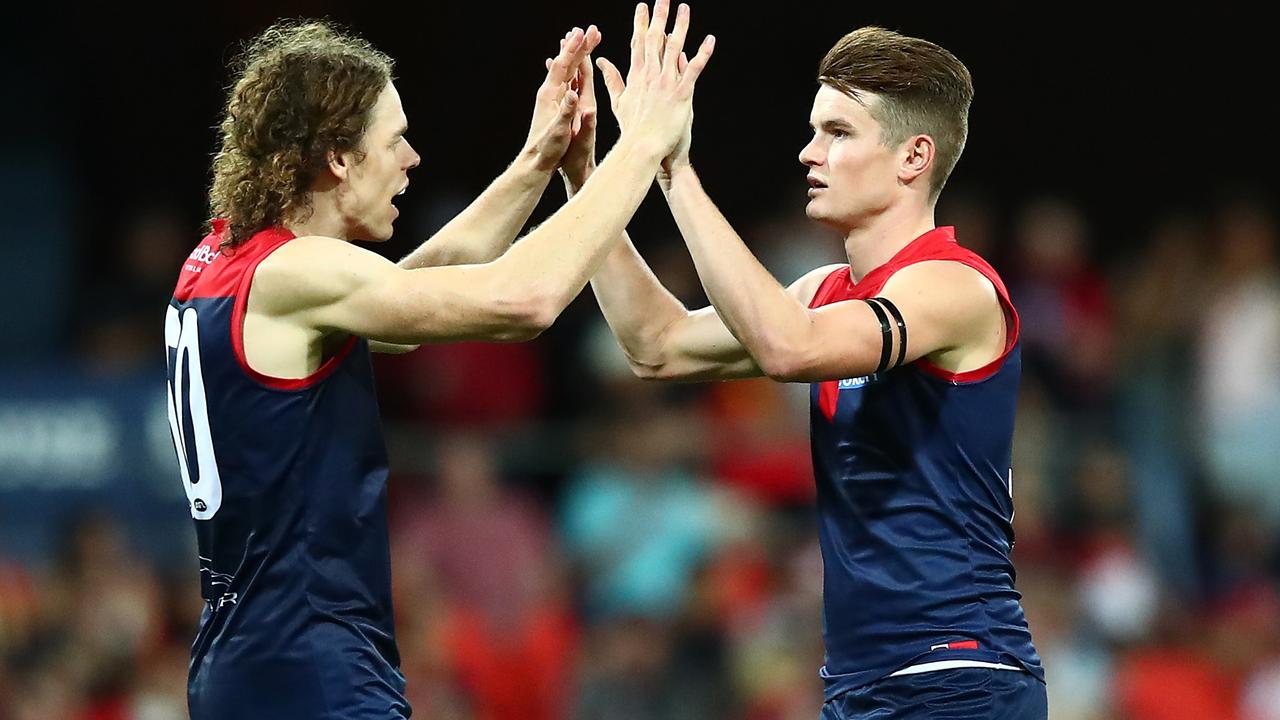 20yo ‘beast’ enters ‘Superman’ mode in tight Dees win; Suns star shatters records: 3-2-1 – Fox Sports