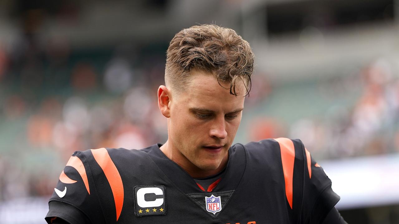 Reactions: Bengals quarterback Joe Burrow limps off field during