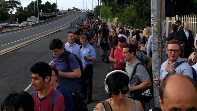 Melbourne Train Delays Hurstbridge Peak Hour Chaos Herald Sun