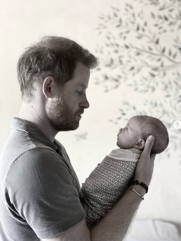 Prince Harry holds his newborn daughter Lilibet. Picture: Instagram