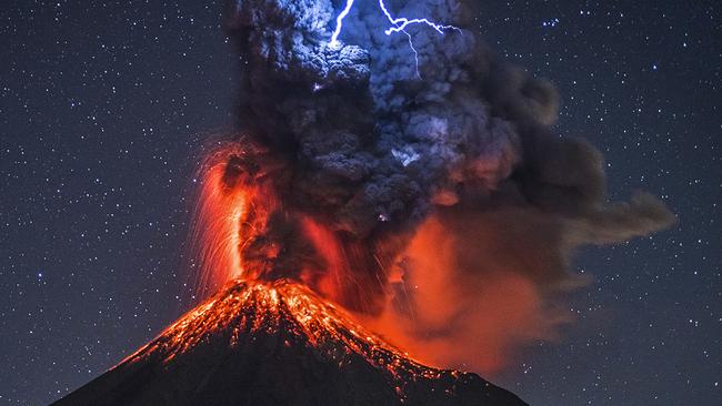 Lightning hits lava at Mexican volcano: Photos are incredible   — Australia's leading news site