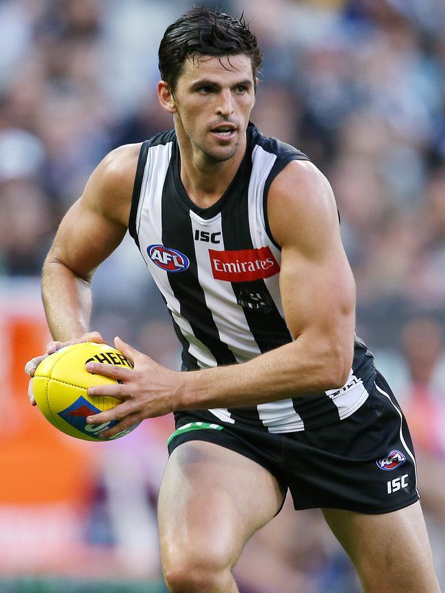 Scott Pendlebury puts Collingwood on the attack. Picture: Michael Klein