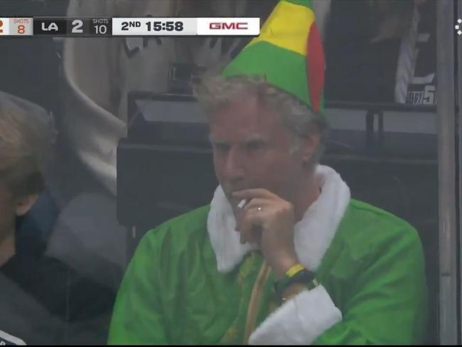 Will Ferrell dresses as iconic "Elf" character at hockey game