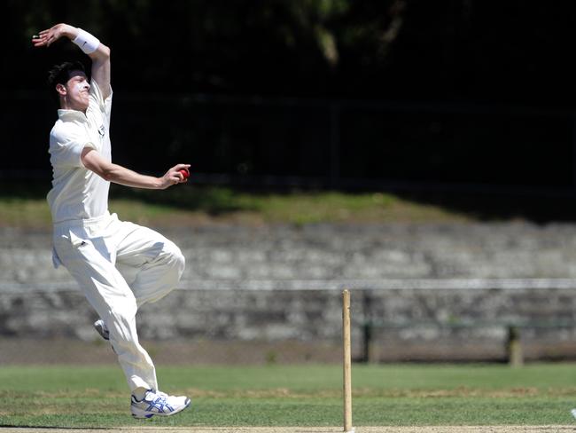 Andrew Fekete sends one down for Camberwell in 2011.