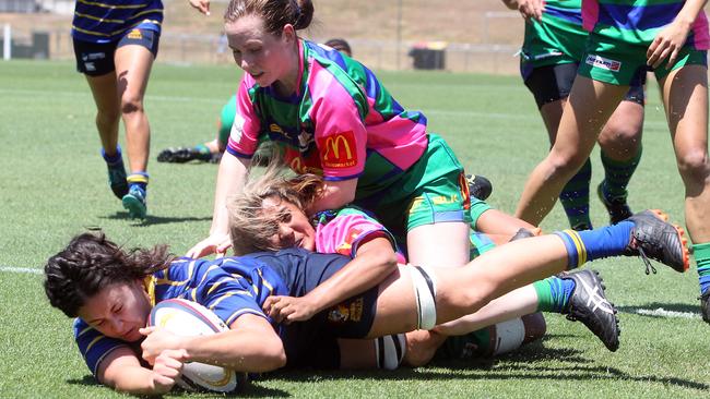 Annabelle Codey scoring a try. Picture by Richard Gosling