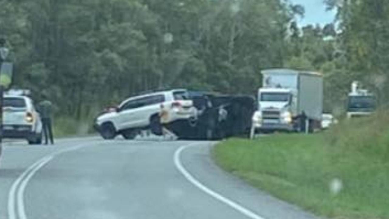 Bruce Highway blocked by caravan crash