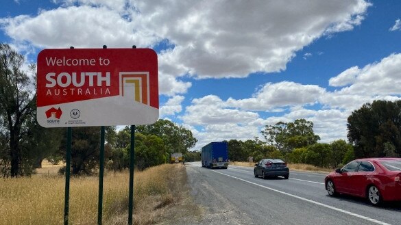 The South Australian and Victoria border crossing at Bordertown. Picture: File