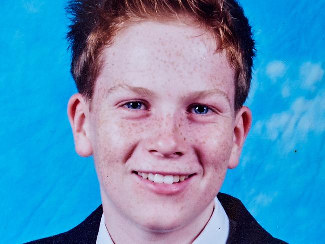 Elliot was a popular kid who had loads of friends, says his mum Lisa.