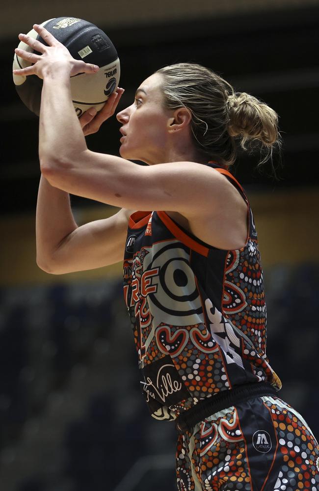 Alice Kunek shoots the ball during the round 1. (Photo by Martin Keep/Getty Images)